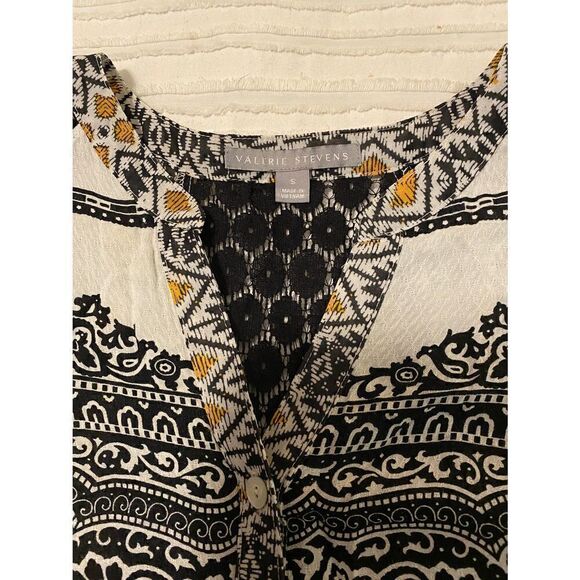 Woman’s Valerie Stevens SZ S Sleeveless Button Down Stylish Top - Picture 2 of 6